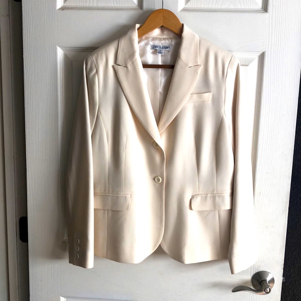 Pendleton woman’s cream suit coat